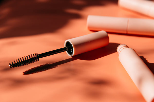 كيف أستخدم مسكرة الرموش؟