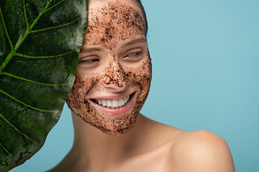 8 recettes de gommages corps et visage à faire soi-même
