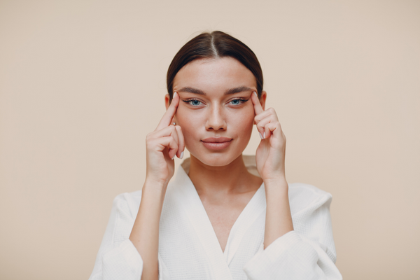 Yoga du visage pour un lifting naturel