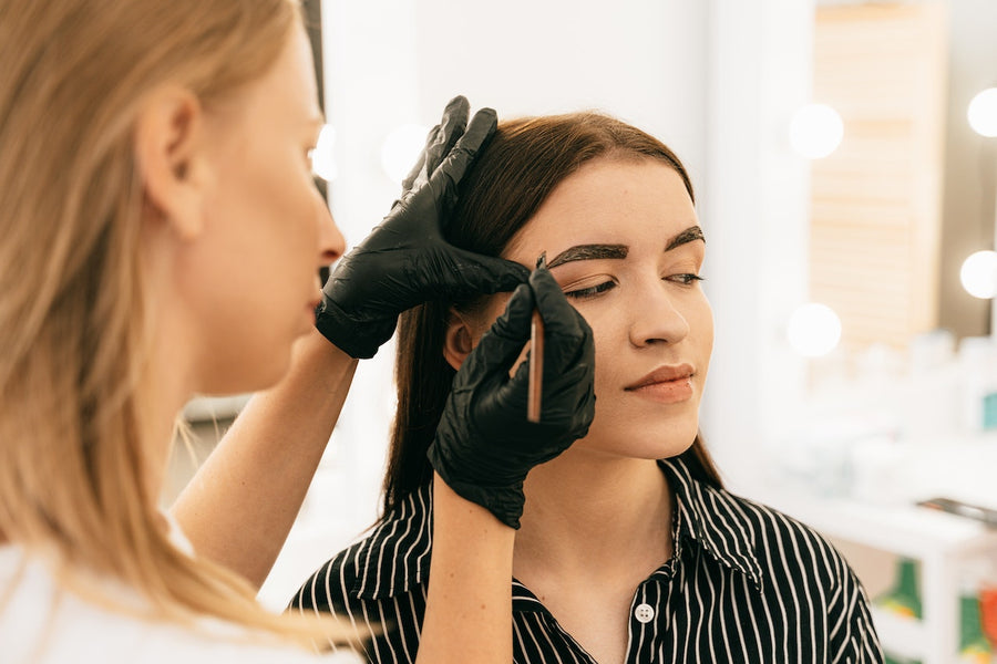 Was sind die Heilungsschritte bei Permanent Make-up für die Augenbrauen?