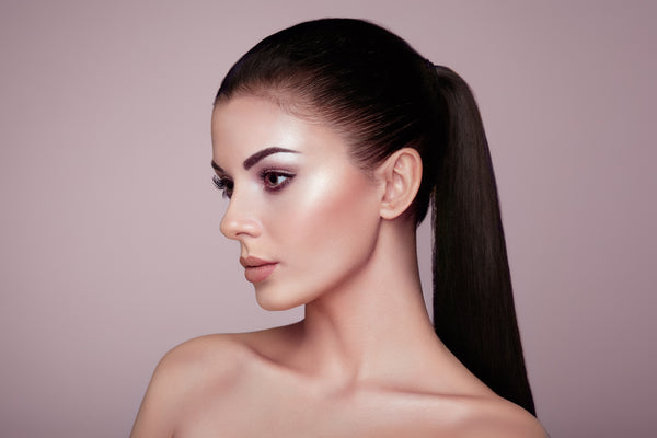 Wie trägt man Highlighter auf?