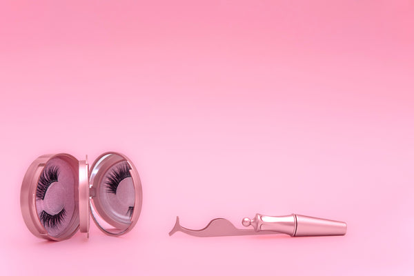How do I apply magnetic false eyelashes?