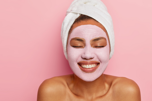 Los pasos esenciales de una buena rutina de cuidado facial